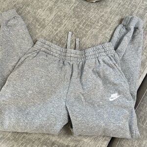 Boys Nike sweats size extra large